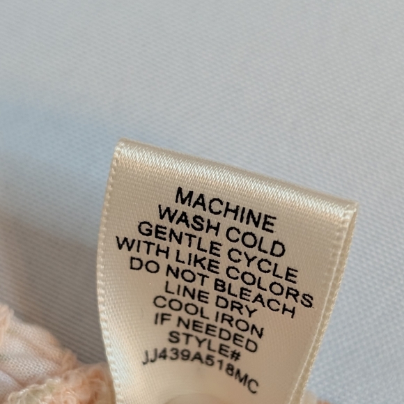 Madden Girl Ditsy Peach Floral Smocked V Neck Puff Sleeve Blouse - Picture 8 of 10